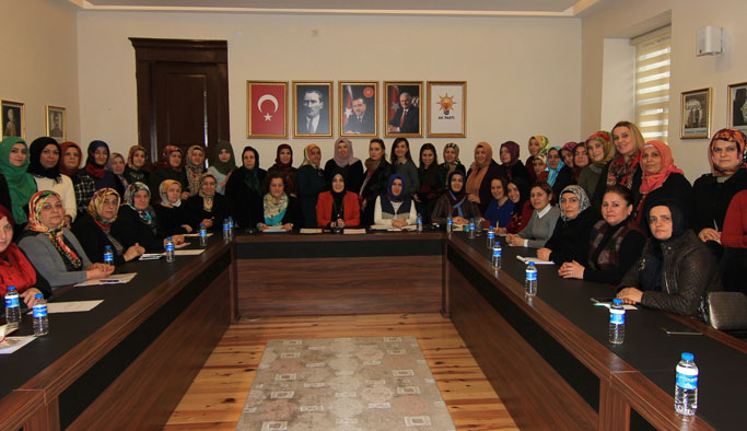 AK Partili kadınlar toplandı