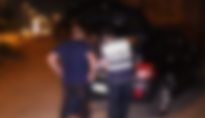 Trabzon'da durdurulan araç şok etti! Cephanelik gibi...