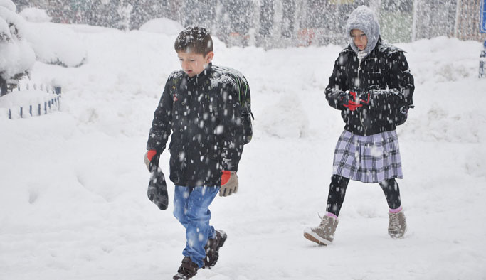 Trabzon'da okullara kar tatili!