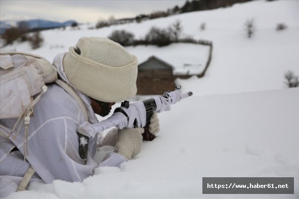 Karadeniz'de eksi 22 derecede terörist avı!