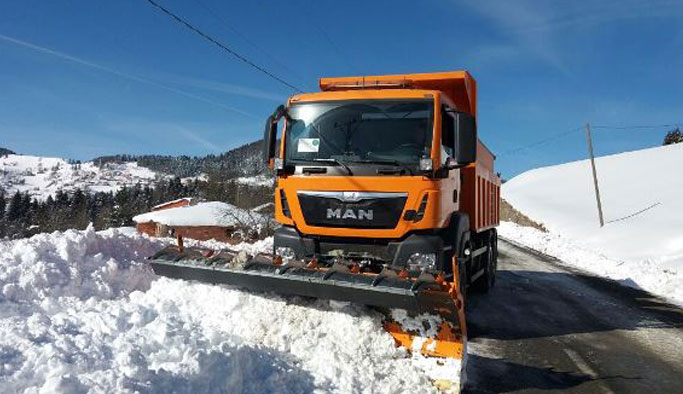 Doğu Karadeniz'de 324 yol ulaşıma kapalı!