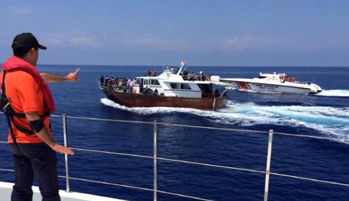 FETÖ'DEN aranan akademisyenler kaçarken yakalandı