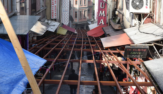 Tarihi Kemeraltı çarşısı yaz aylarına yetişecek!