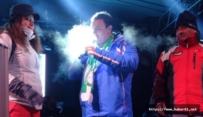 Eksi 20 derecede Mahmut Tuncer şov