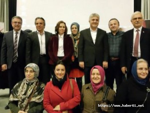 AK Parti Trabzon Siyaset Akademisi sürüyor