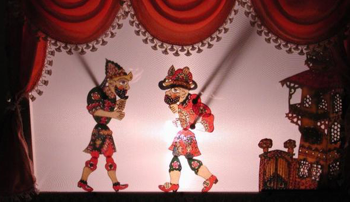 Trabzon'da şehit ve gazi çocukları için Hacivat Karagöz gösterisi