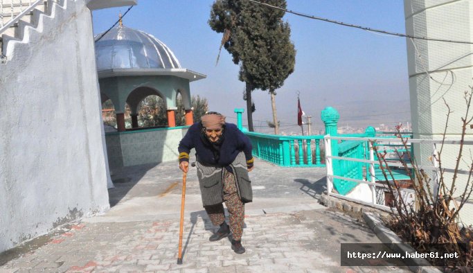 Yaşlı kadına cami nöbeti cezası verildi