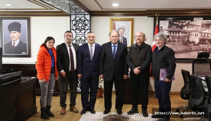 Trabzon'daki Artvinliler Vali Doğanay'ı ziyaret etti