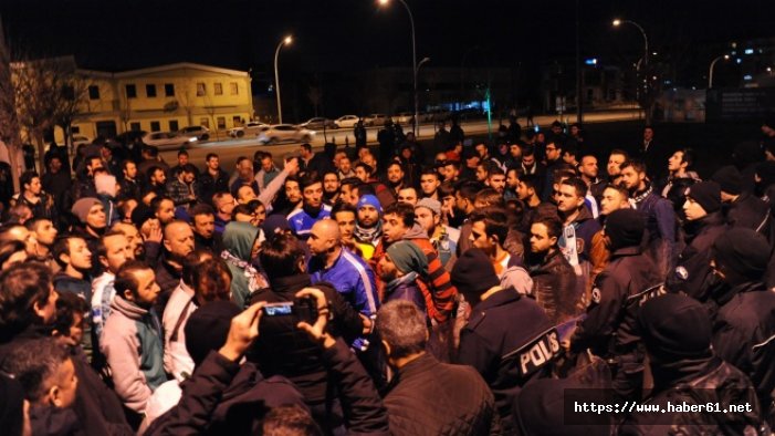 Bursasporlu futbolculara bıçaklı saldırı