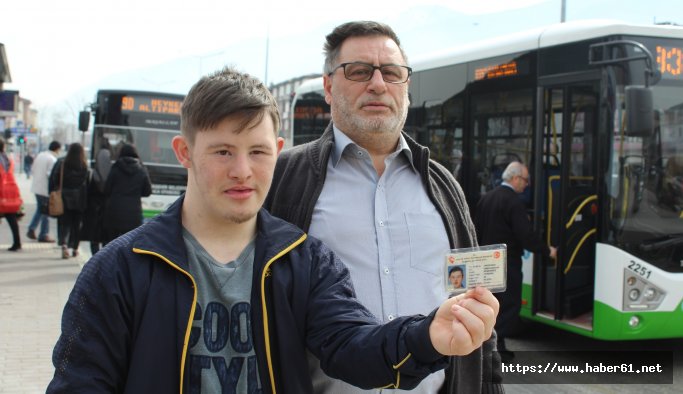 Otobüs şoföründen engelli çocuk ve babasına hakaret!