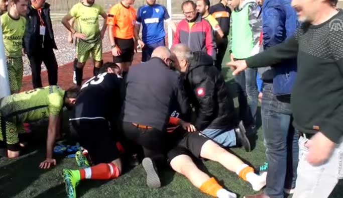 Maçta korku dolu anlar... Dili boğazına kaçan kaleci hastanelik oldu