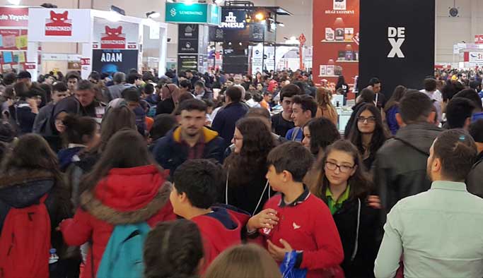 Karadeniz Kitap Fuarı'na büyük ilgi