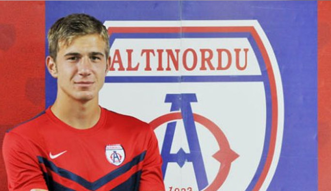 Trabzonspor'a 18 lik Stoper