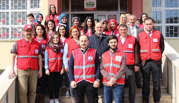 Türk Kızılayı Rize Kalkandere’de iyilik dağıttı