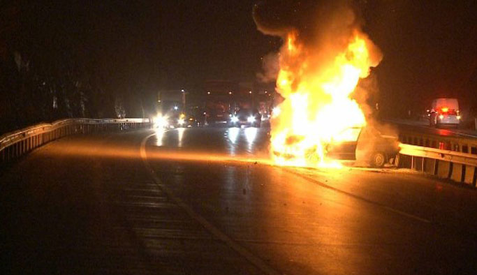 Bariyerlere çarptı alev topuna döndü!