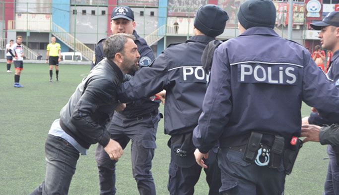 Trabzon'da maçta olay çıktı!