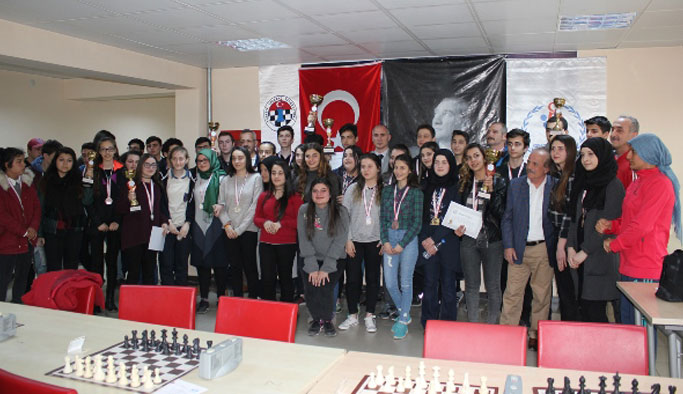 Satrançta heyecan sona erdi