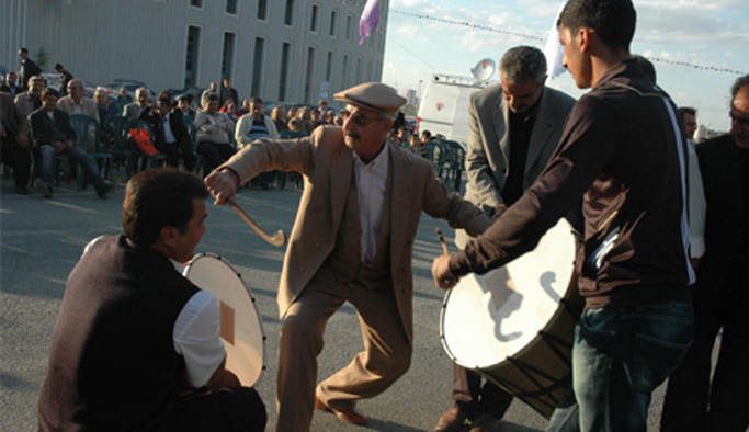 Düğünde "halay başı" kavgası: 6 yaralı