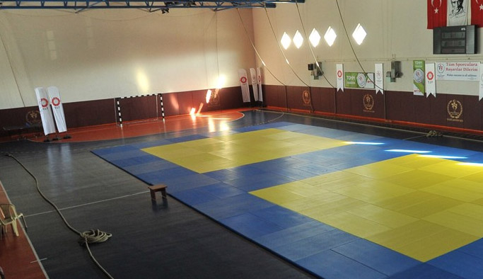 Trabzon'daki Spor Tesisleri Çocuk ve Gençlerin hizmetinde