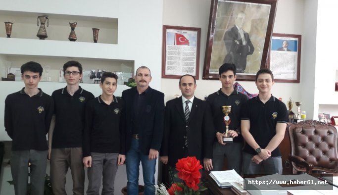 Satranç il birinciliğine Trabzon Fen Lisesi damgası