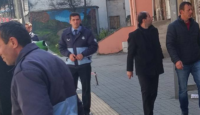 Trabzon'da ev sahibi kaldırımı sahiplendi