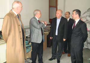 Şener Z.Bankası binasını gezdi