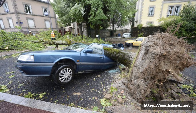 Fransa'da fırtına! 2 ölü