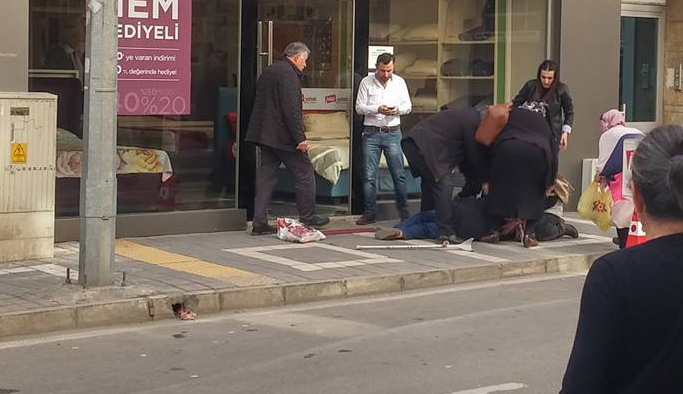 Trabzon'da panik anları! Yaşlı kadın yere düşünce...