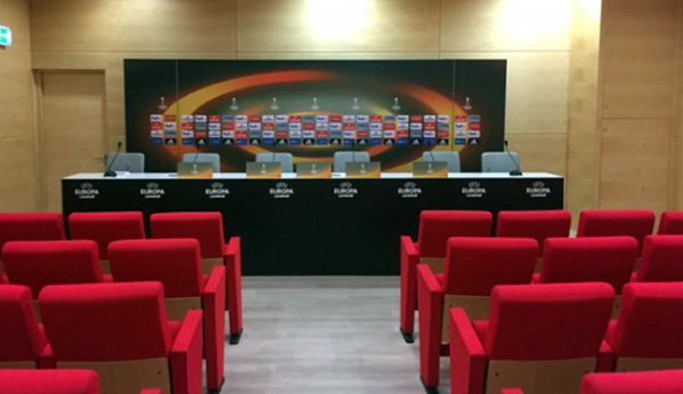 Şenol Güneş'in toplantısında bomba alarmı!