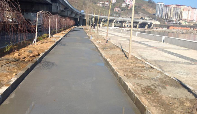 Araklı sahilinde çalışmalar sürüyor