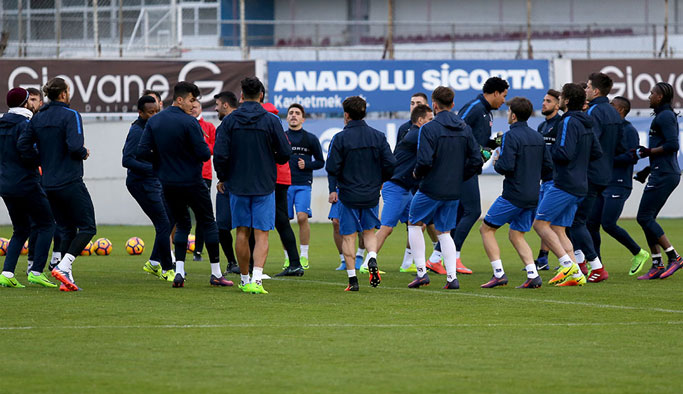 Trabzonspor'da 4 isim haber bekliyor