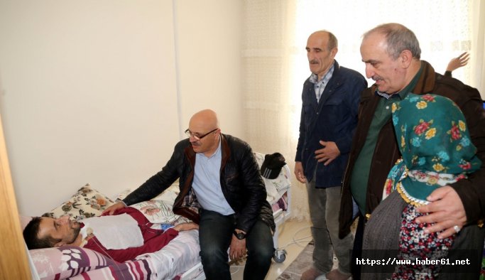 Evlatlarını yitiren yatalak anneye sahip çıktılar