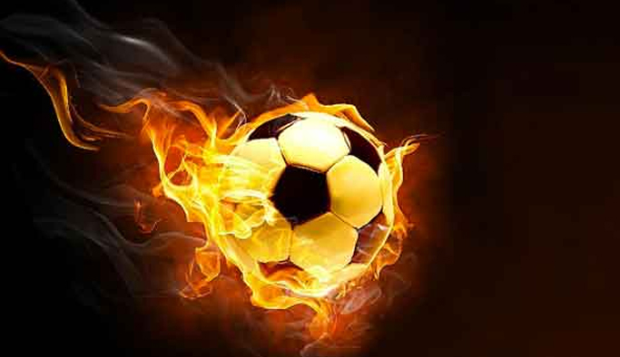 Ünlü futbolcu sakatlandı!