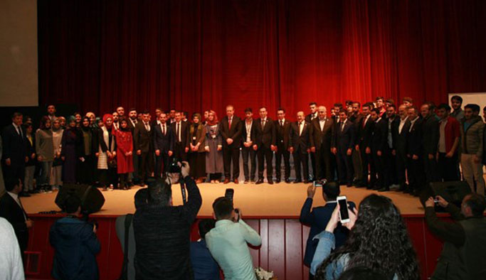 Nurettin Canikli KTÜ'de öğrencilerle buluştu