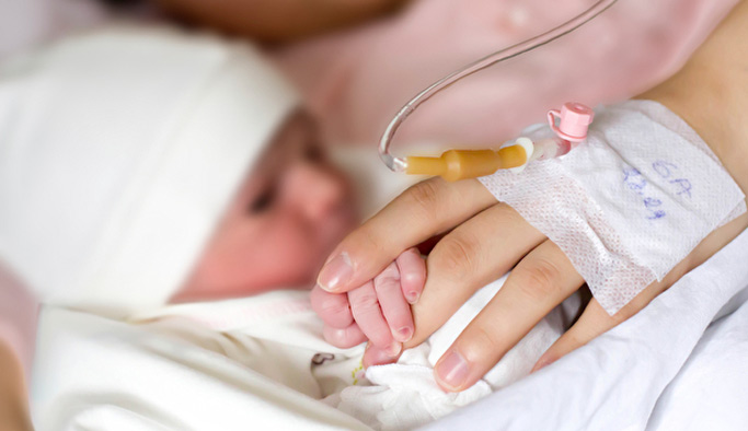 Engelli HIV'li doğum yapacak hastane bulamadı