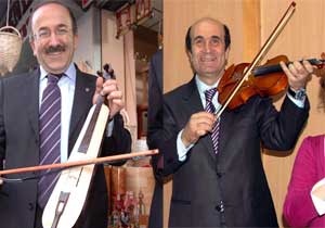 Kemençe mi gür, keman mı?