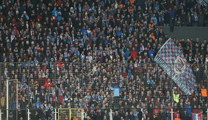 Alkışlar taraftara