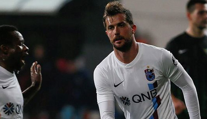 Uğur kendi rekorunu kırdı