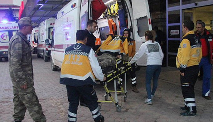 Sınırda mayın patladı: 2 asker yaralı
