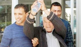 81'lik dede kardeşinin torununa aşık oldu!