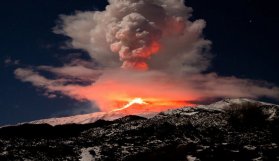 Etna yanardağı patladı: 10 yaralı