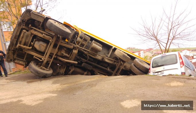 Trabzon'da kamyon devrildi!