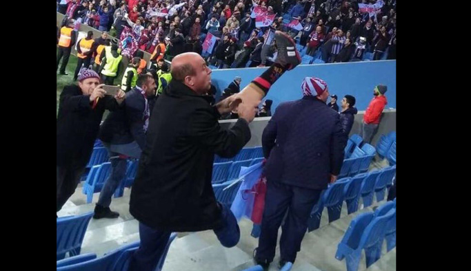 Trabzonspor-Galatasaray maçının en çarpıcı fotoğrafı!