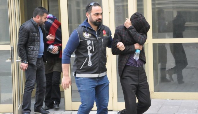 Vücuduna 400 bin liralık uyuşturucu sardı!