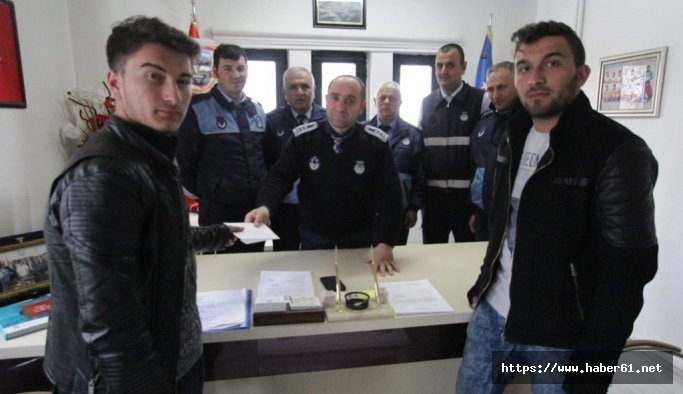 Üniversite öğrencilerinden örnek davranış