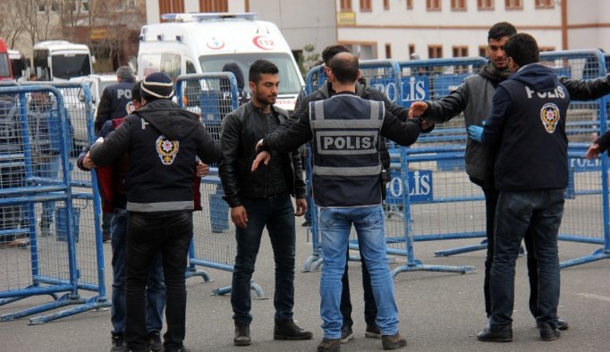 Nevruz'da 8 gözaltı