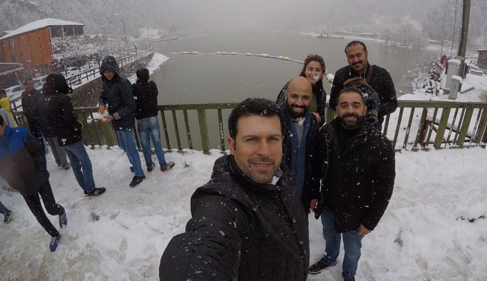 Kuveytli turizmcilerin Doğu Karadeniz'de kar keyfi