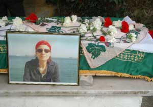 Sibel gözyaşlarına boğdu