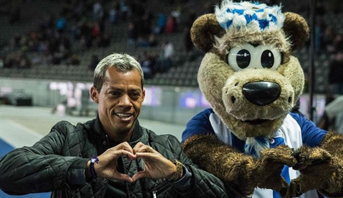 Trabzon'un eski yıldızı futbolu bıraktı