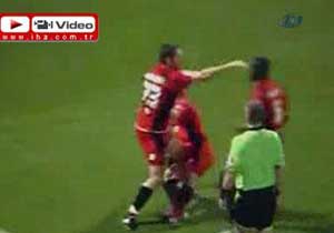 Bu da yumruklu gol sevinci